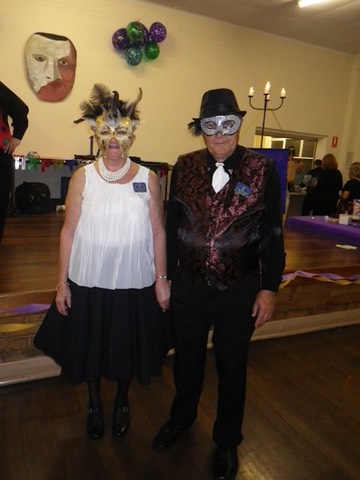 Masquerade dance 032